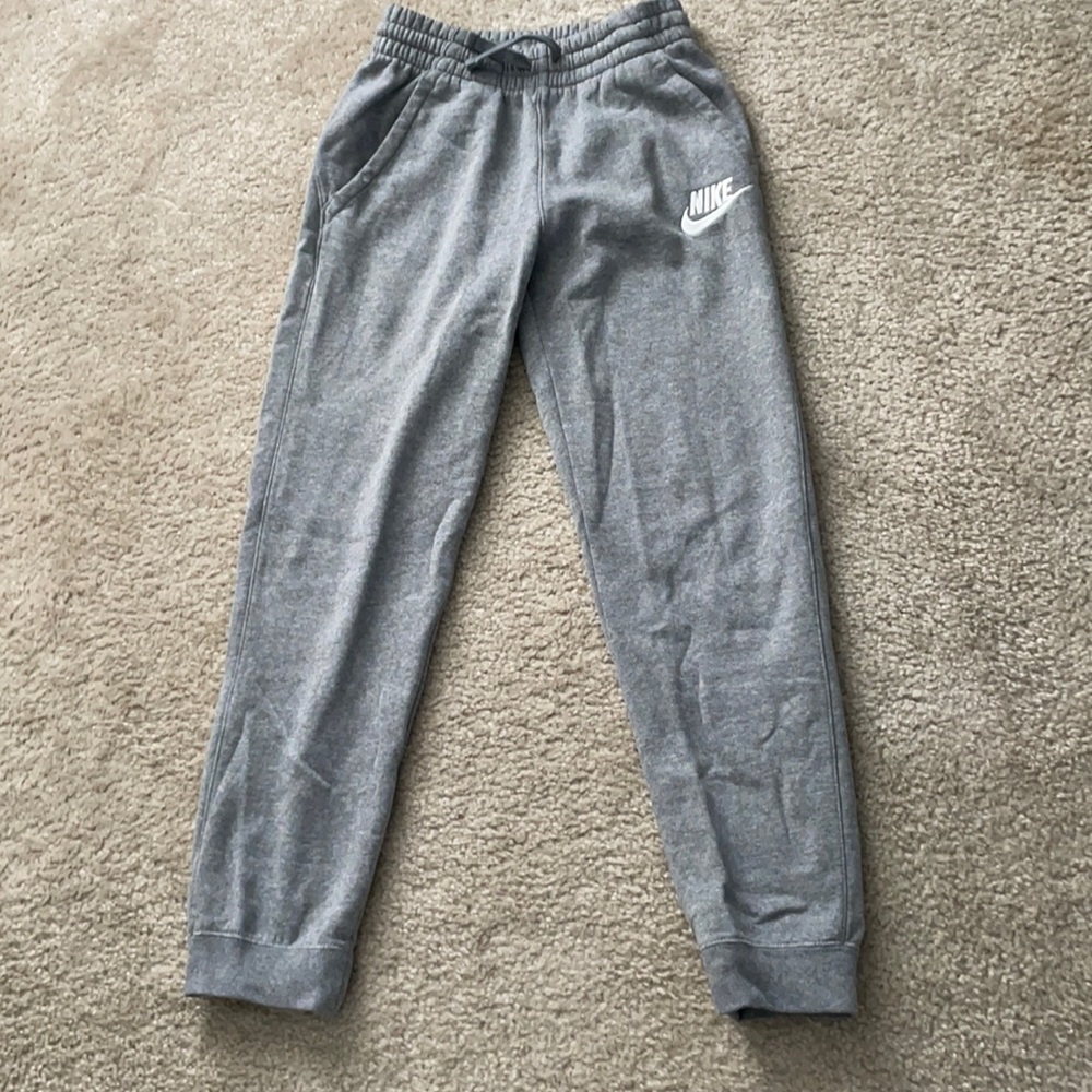 Sweatpants Nike in good condition for boys size L
